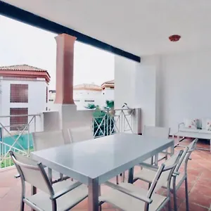Familiar Con Jardin Y Terraza Privada Alcaidesa